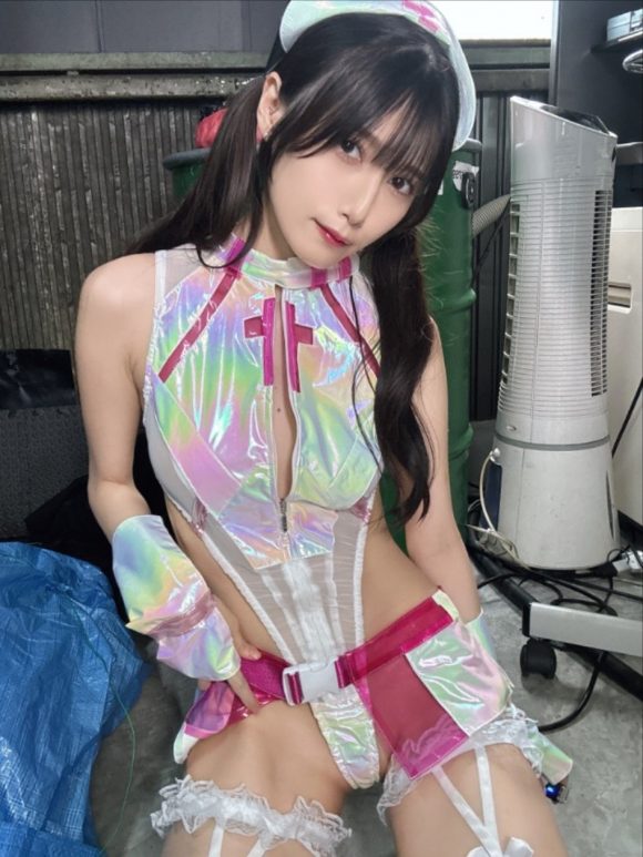 グラドル村雨芙美(24)のパンツが小さ過ぎる件