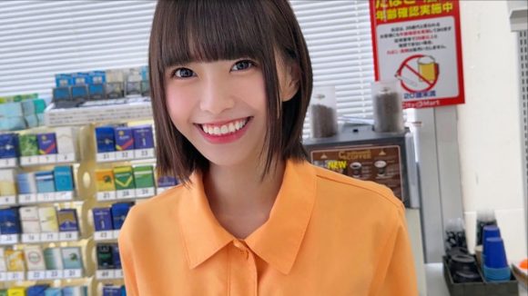 この後、レジでマ〇コ見せるコンビニ店員ここちゃん