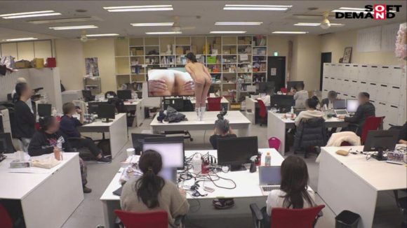 '.職場で同僚のマ〇コ見てもあんまり驚かないSODの女性社員達'