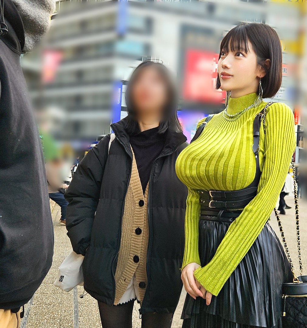目のやり場に困るほどの爆乳を持つマルチ女子サキちゃん27歳